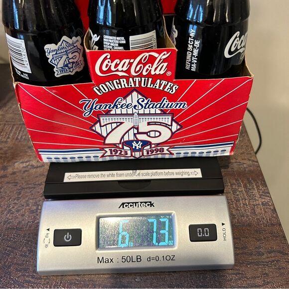 Coca-Cola Collectibles Classic Celebrating 75 Years of Yankee Stadium 1923 -1998 - Picture 7 of 7